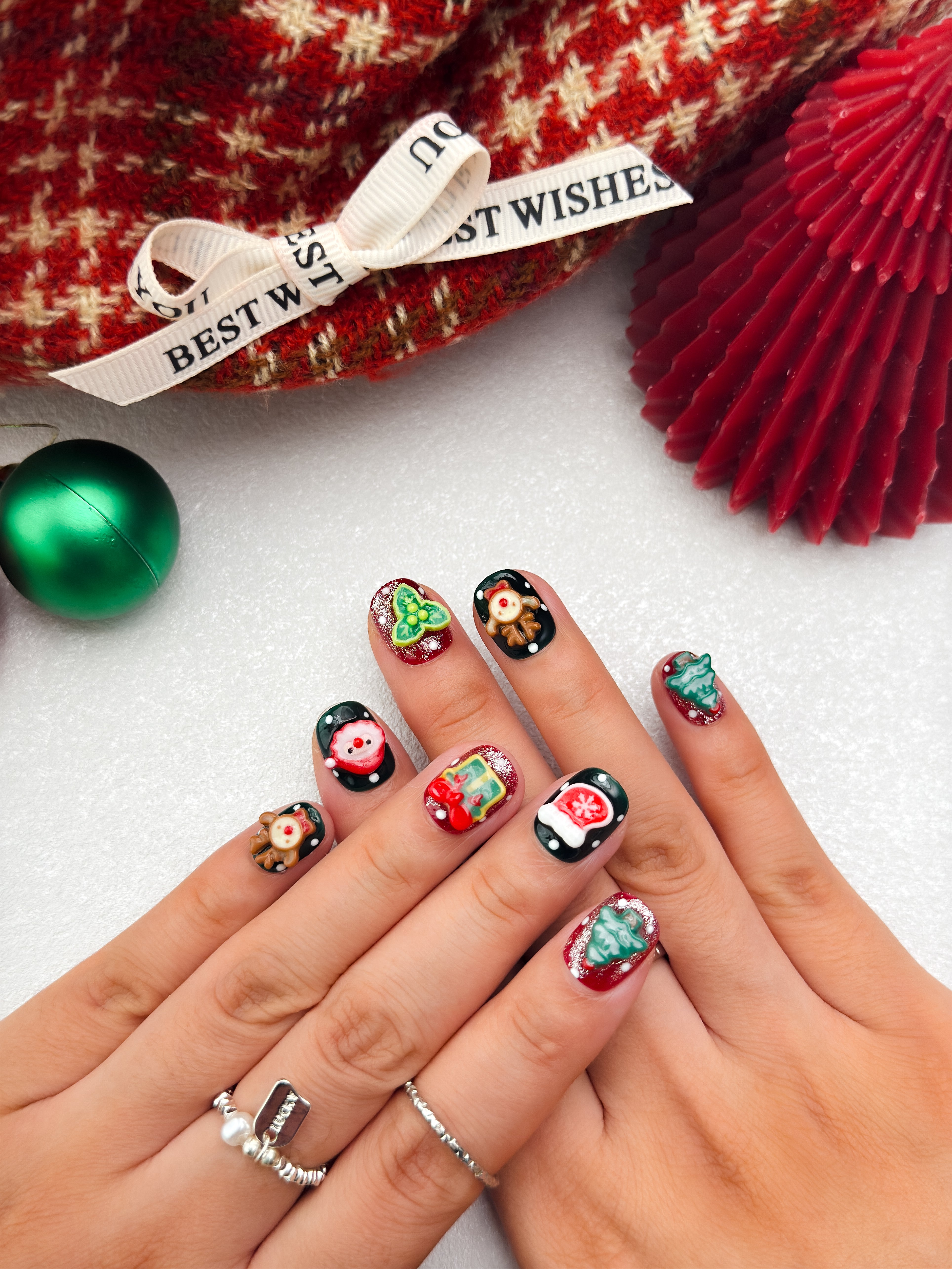 Jolly Holiday press on nail