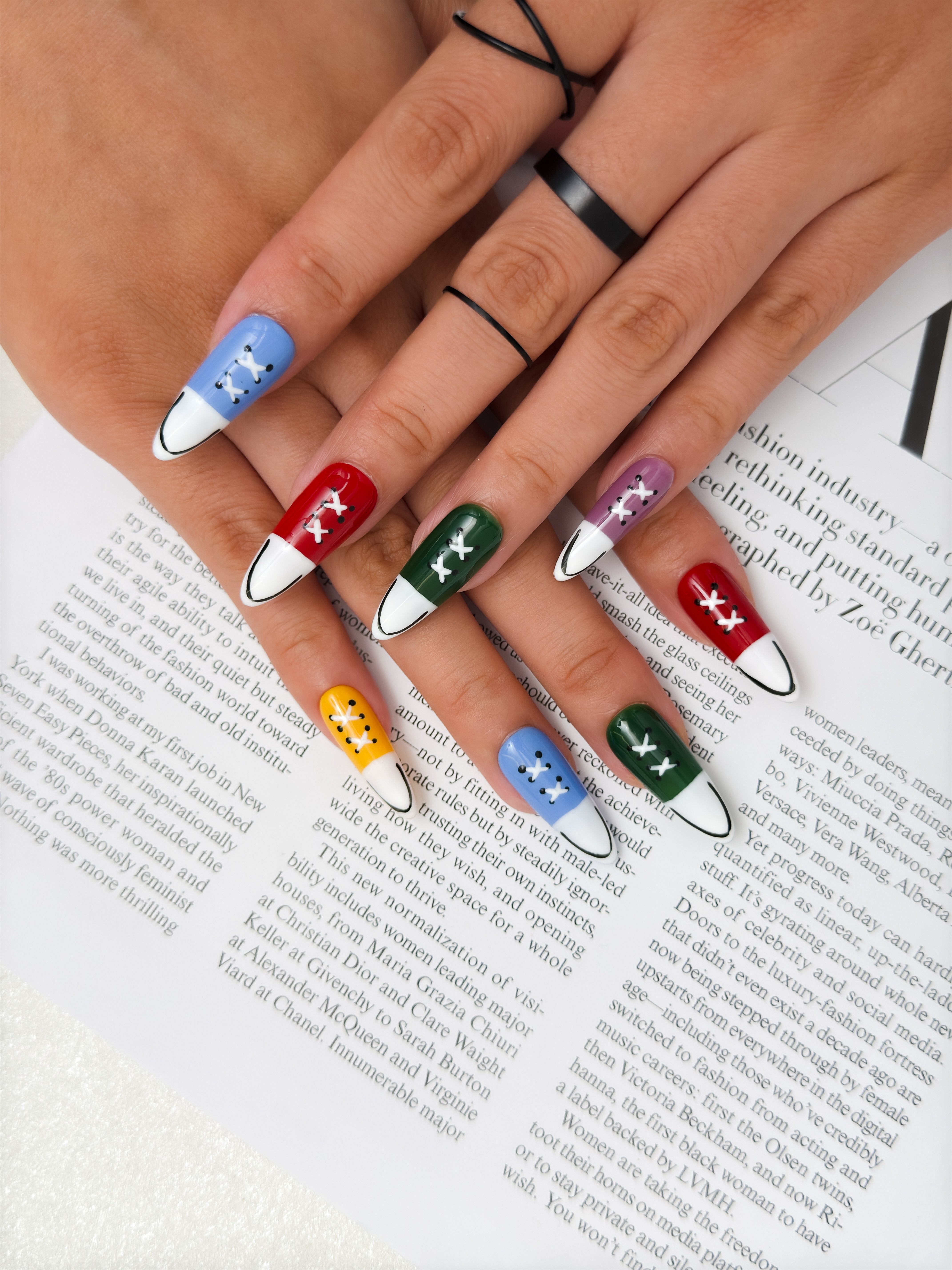 Sneaker Chic press on nail