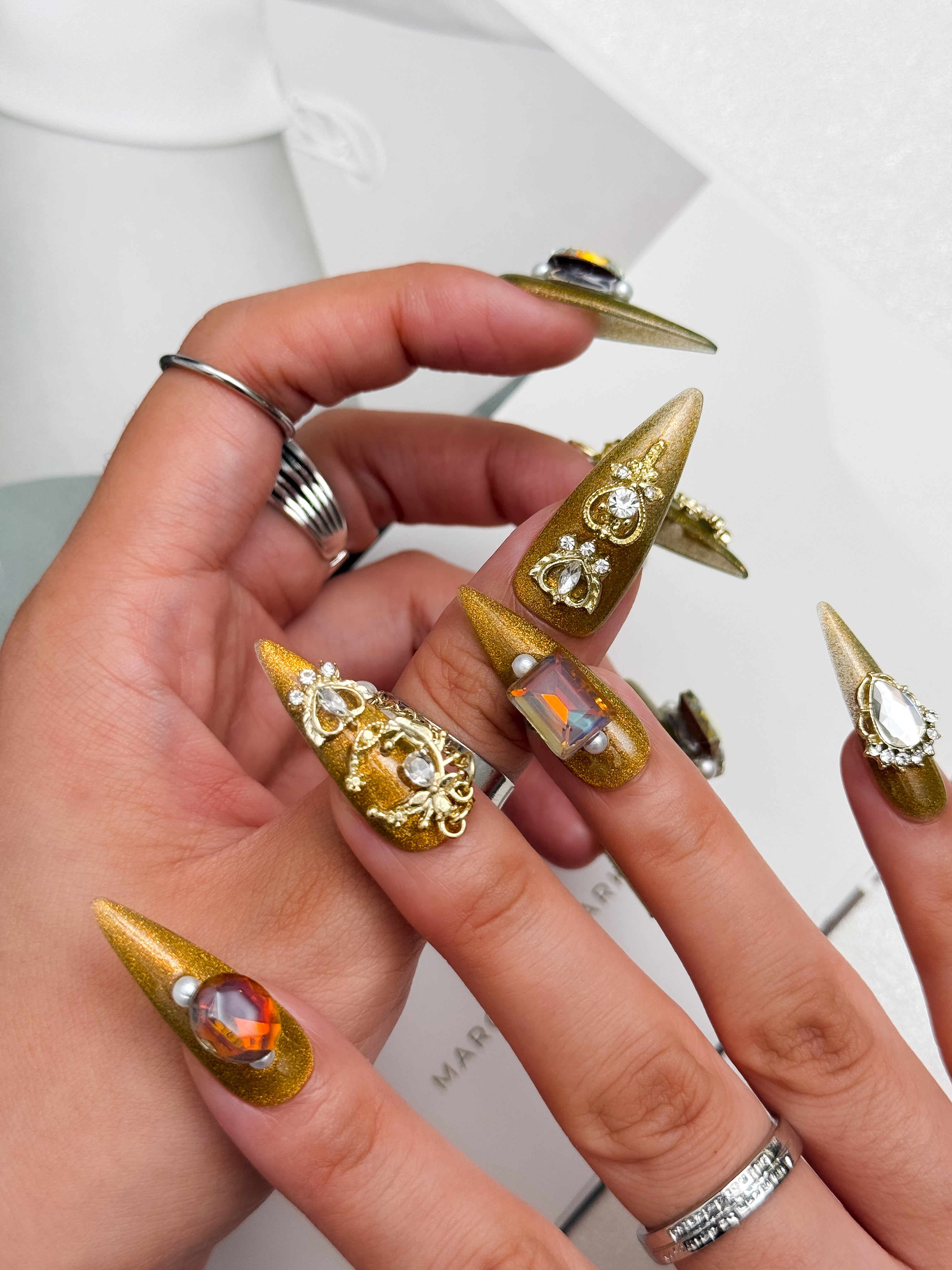 Opulent Sparkle press on nail