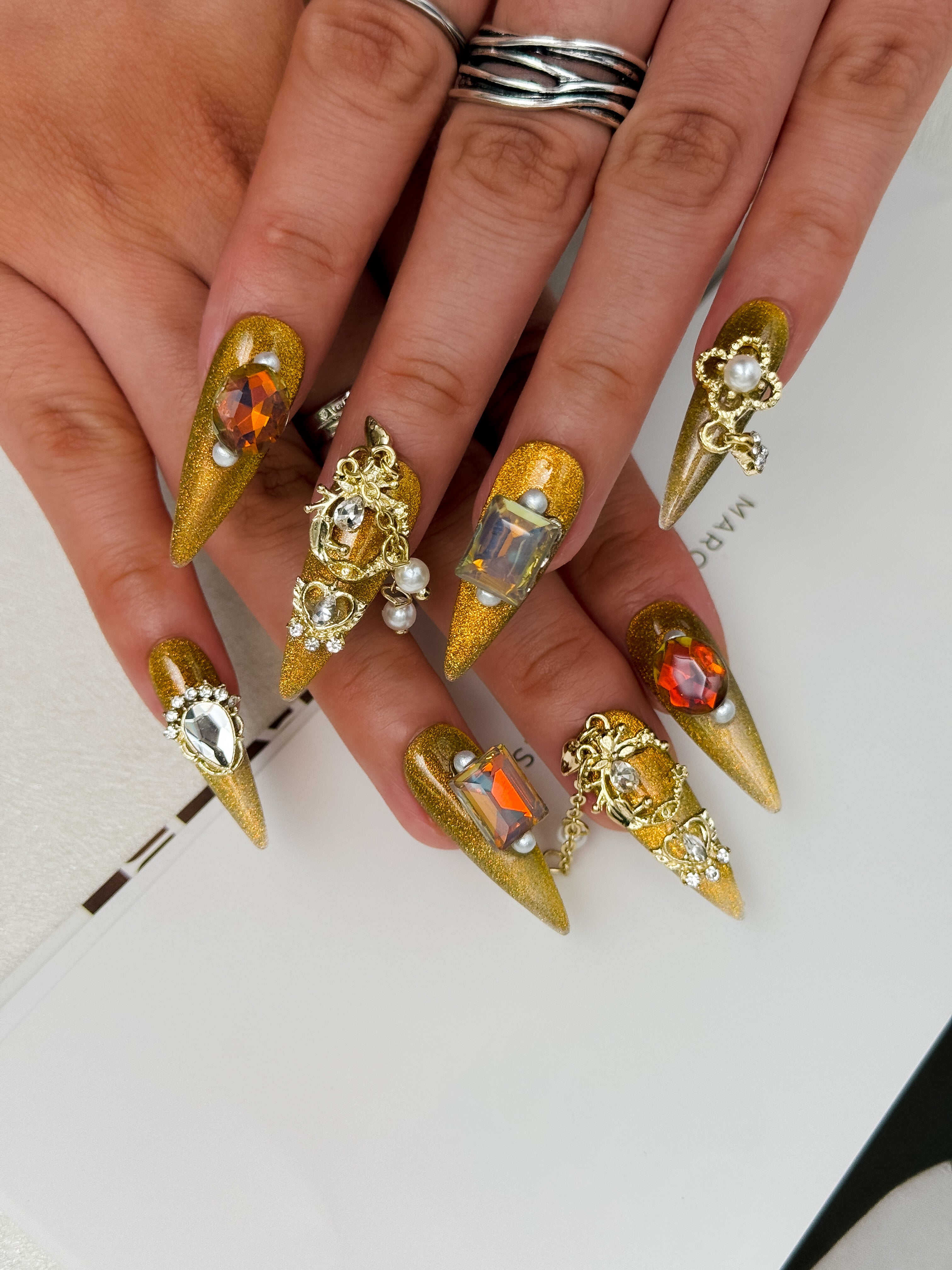 Opulent Sparkle press on nail