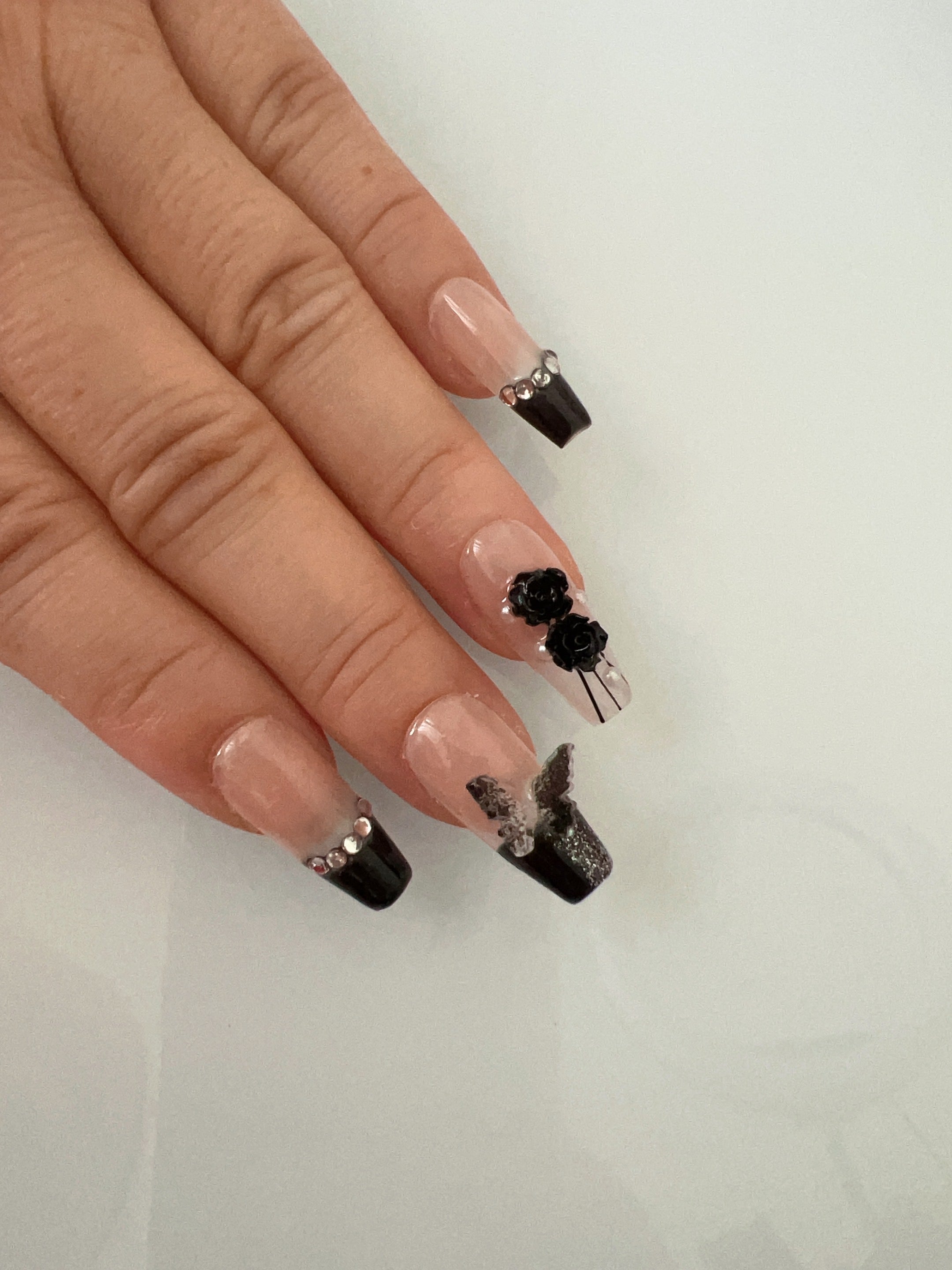 Elegant Black Rose Press On Nails
