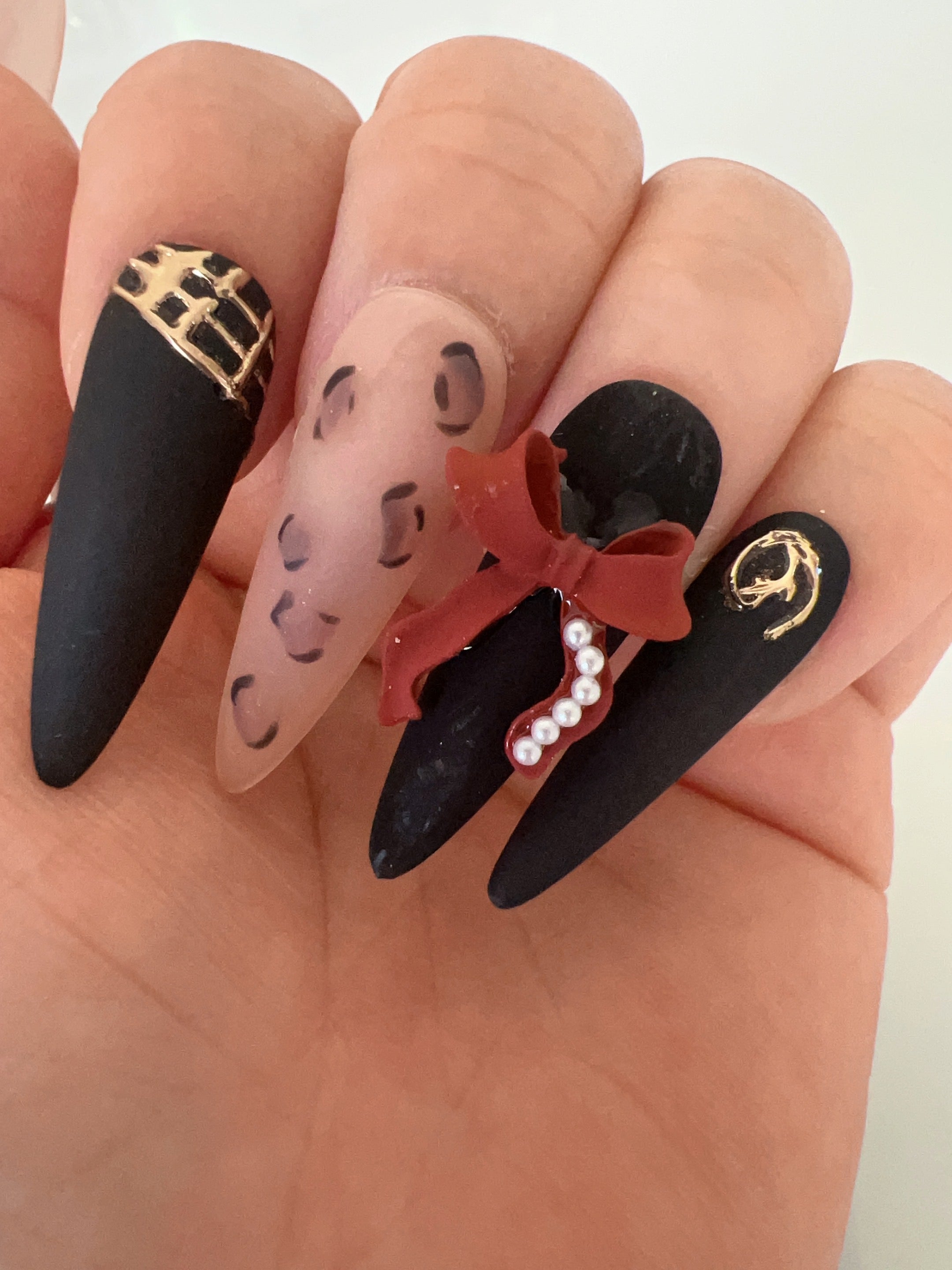 Chic Leopard Bow Press On Nails